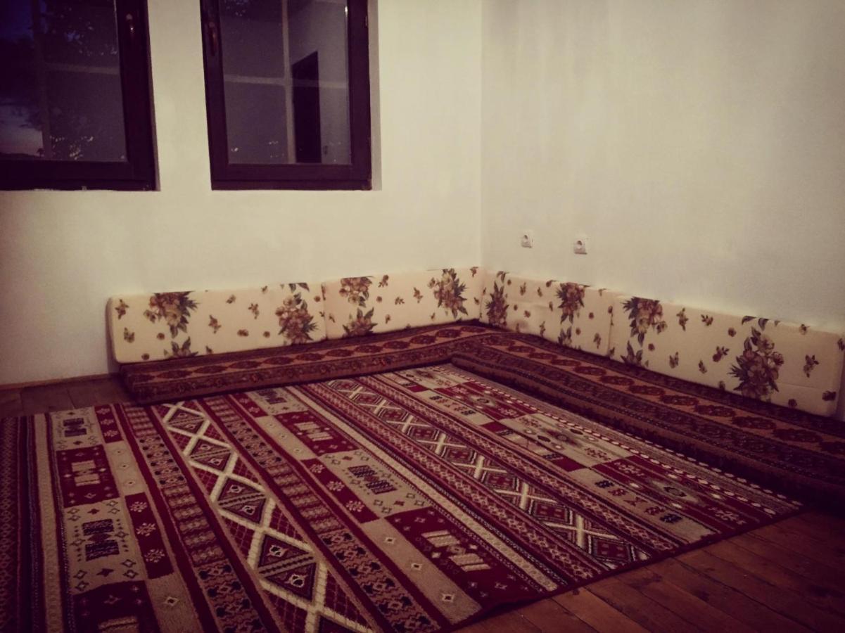 Oda Guesthouse Призрен Екстериор снимка